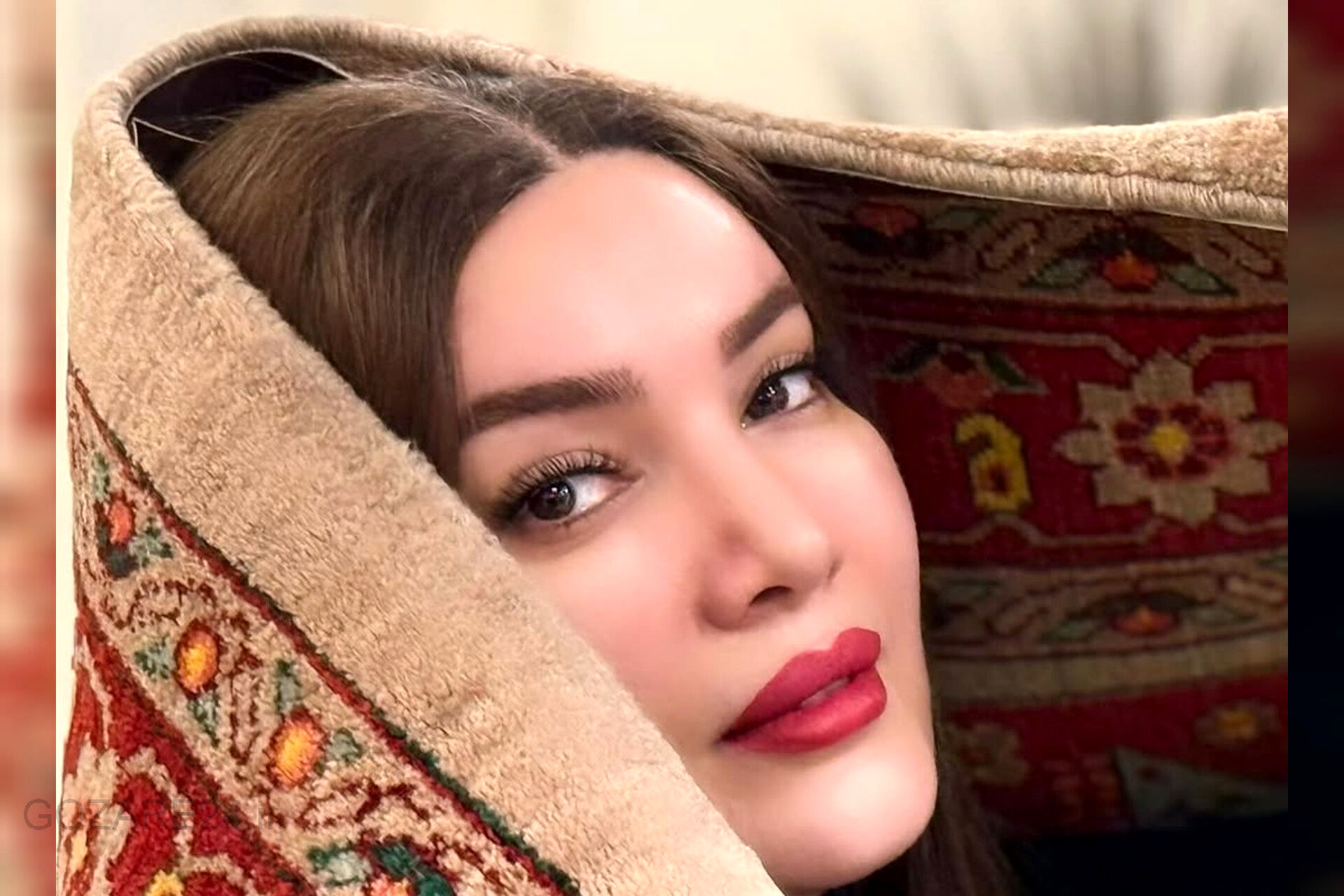 عکس زیبای متین ستوده با تم و پس زمینه فرش + متن زیبا در مورد فرش
